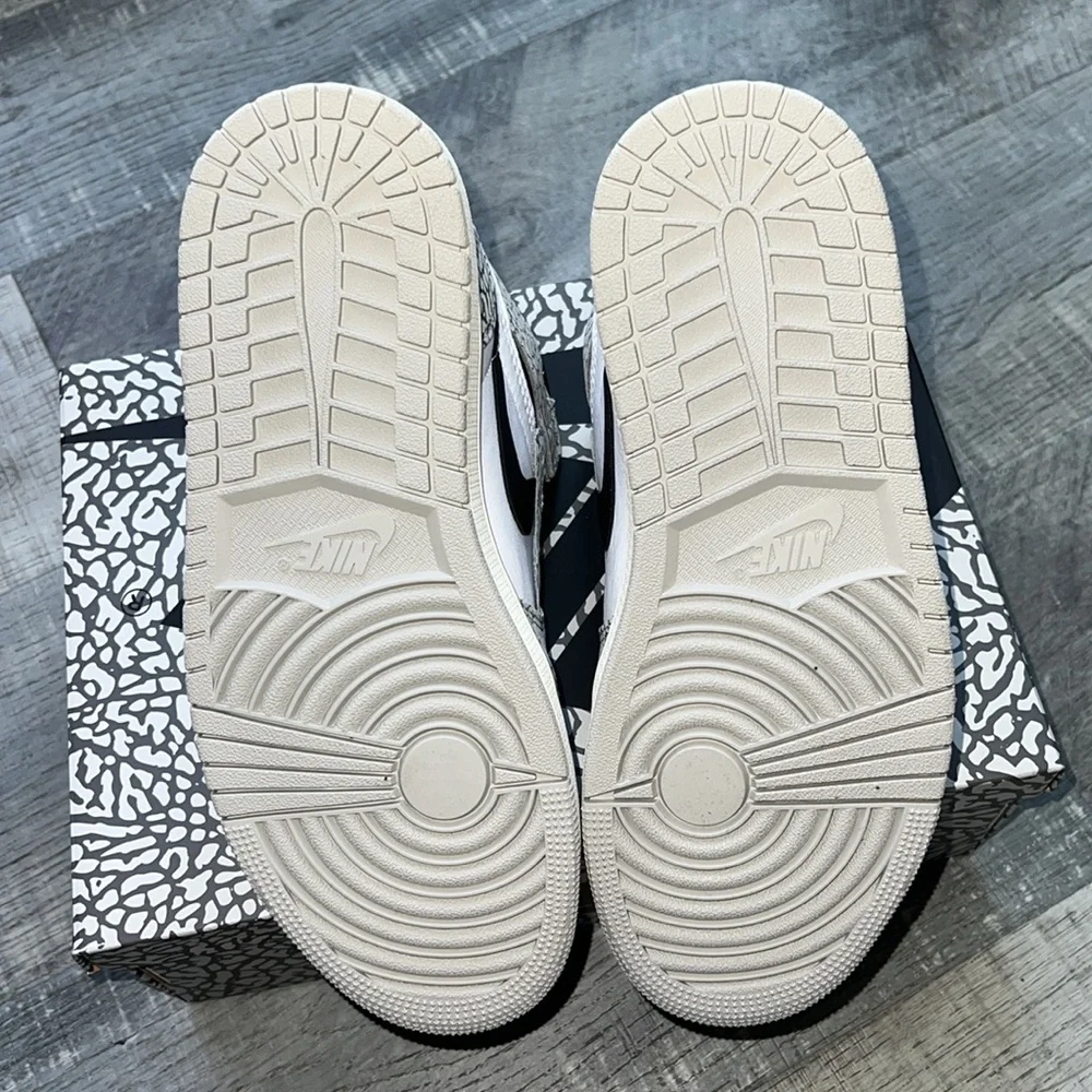 Nike Air Jordan 1 retro high OG NEW WITH BOX - Picture 6 of 10